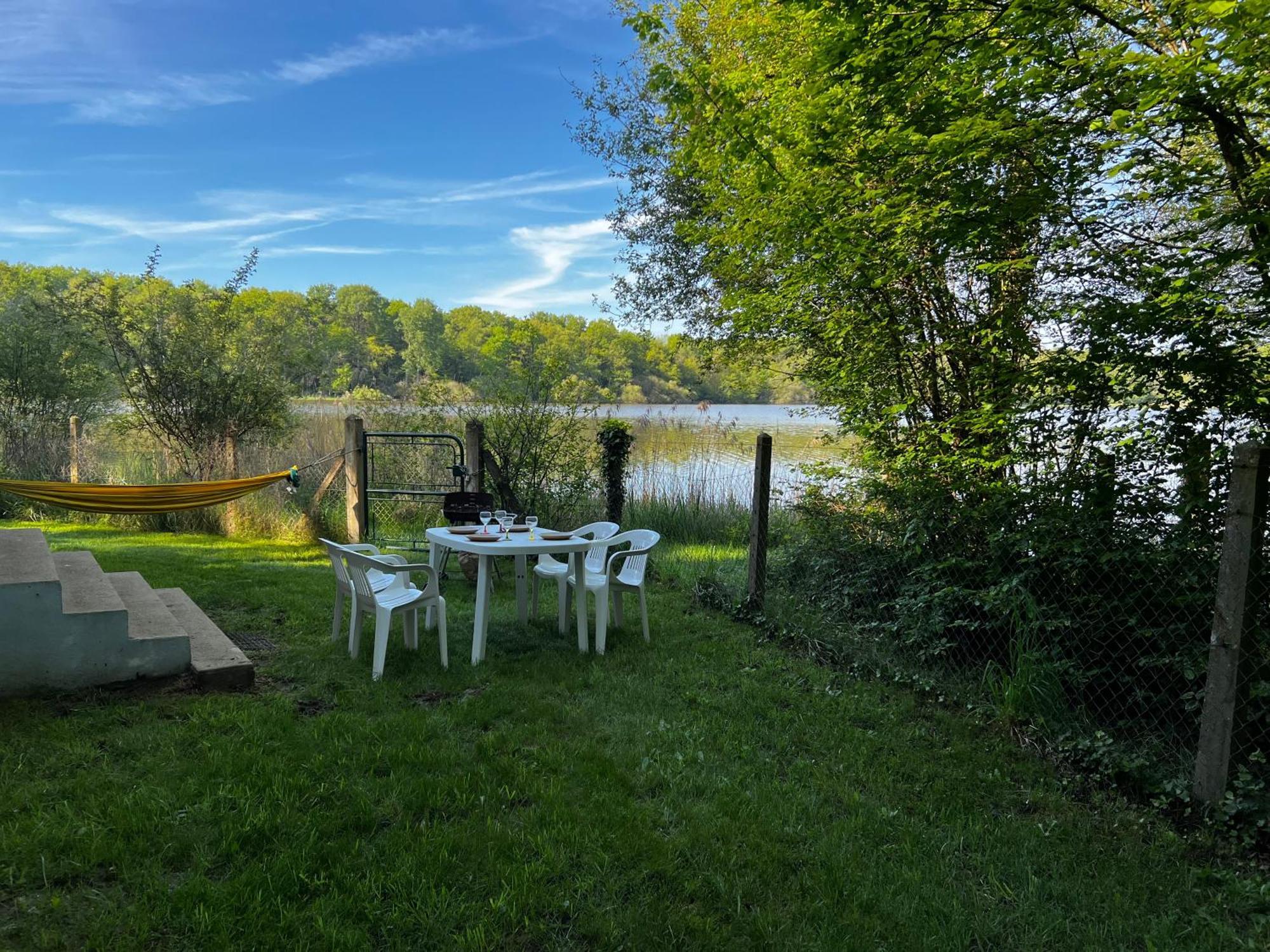 Chalet Au Bord De L'Etang 4 Pers Les Boulmiers ภายนอก รูปภาพ